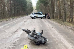 ДТП в Олевської громаді: мотоцикліст загинув на місці